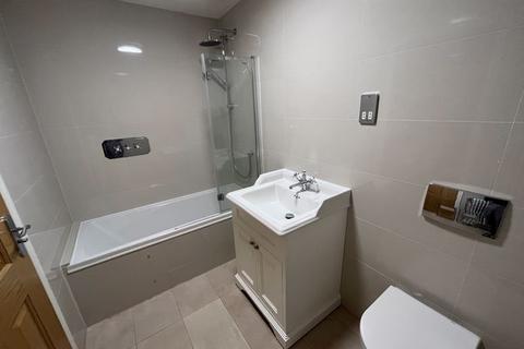 2 bedroom apartment to rent, St. Johns Street, Chichester