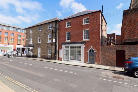 2 bedroom flat to rent, St. Johns Street, Chichester