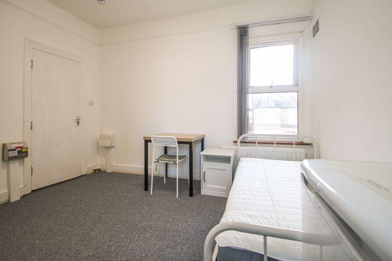 Vaughan Road, Harrow Studio to rent £775 pcm (£179 pw)