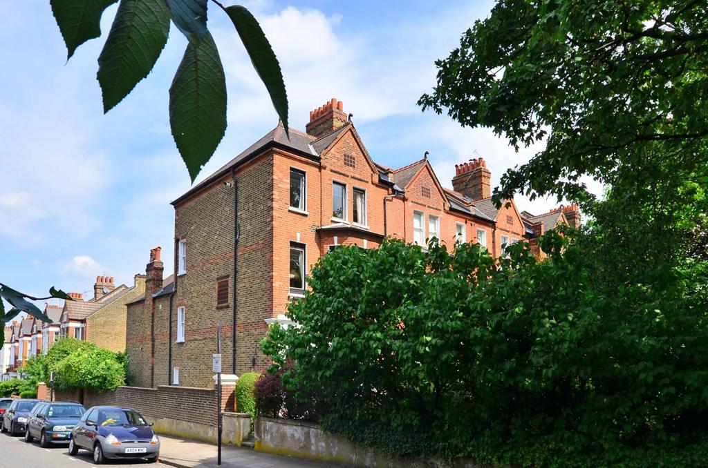 Larkhall Rise, Clapham Old Town, London, SW4 Studio £1,900 pcm (£438 pw)