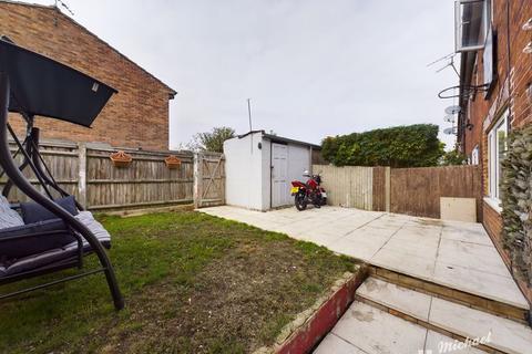 16 Ashbourne End, Aylesbury, HP21 8BE
