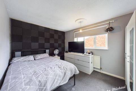 16 Ashbourne End, Aylesbury, HP21 8BE