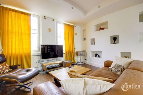 4 bedroom terraced house for sale - Cricketfield Road, London