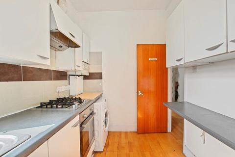 2 bedroom duplex for sale - Charlton Road, London, NW10