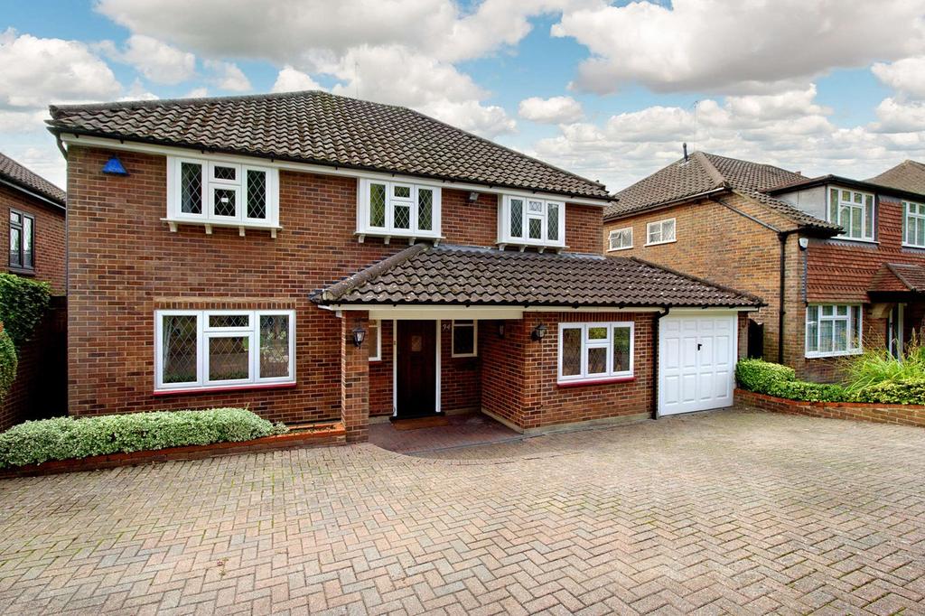 Broadstrood, Loughton, IG10 4 bed detached house £1,325,000