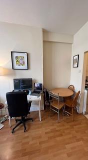 Studio to rent - Clarence Road, Bounds Green, N22