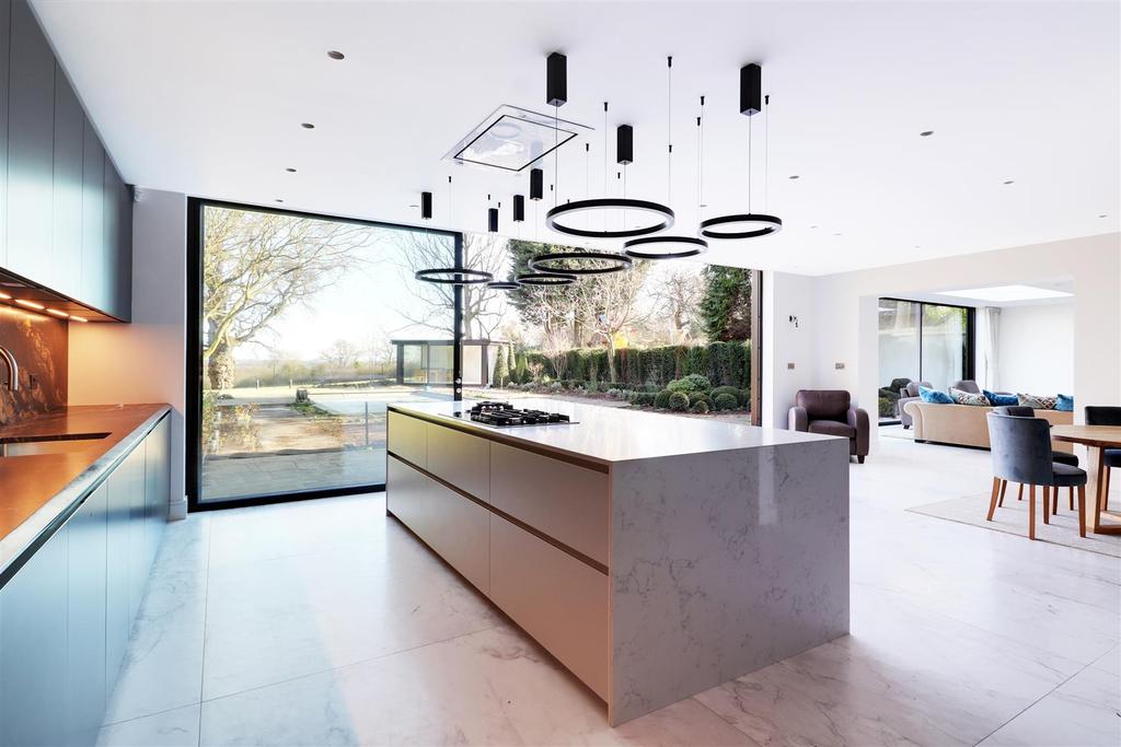 Grange Avenue, Totteridge 6 bed detached house