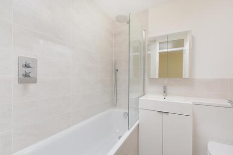 3 bedroom terraced house to rent - Prague Place, Brixton, SW2