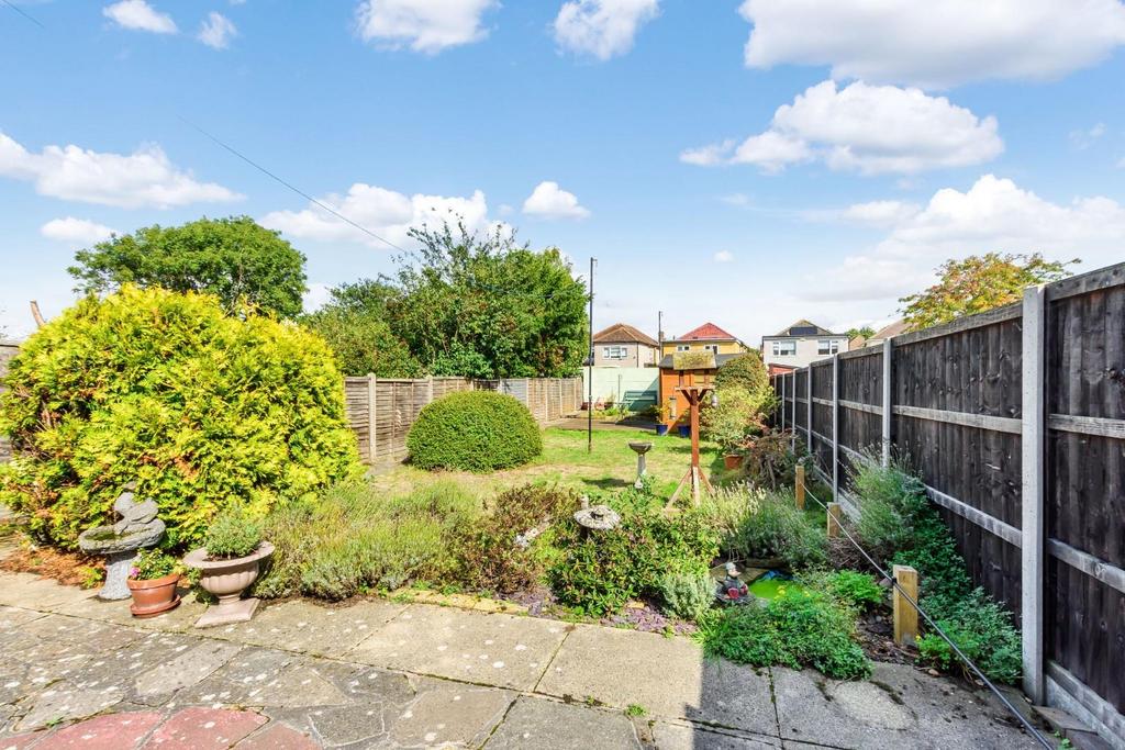 Marcus Road, Dartford, Kent 3 bed semidetached house for sale £435,000