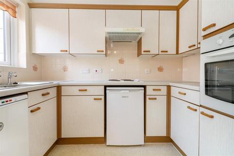 1 bedroom retirement property for sale, Montgomery Court, Coventry Road, Warwick