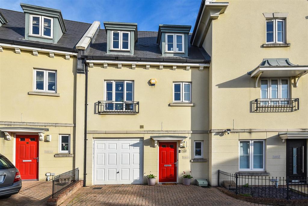 Boulter Crescent, Andover 4 bed terraced house for sale £375,000
