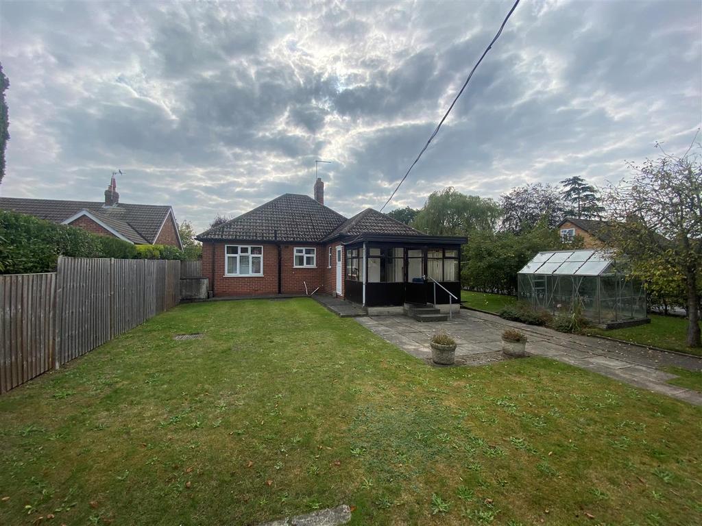24, Sutton Lane, Barmby Moor 2 bed detached bungalow for sale £275,000