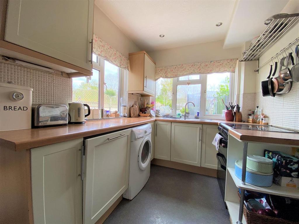 Clinton Road, Barnstaple 3 bed semidetached house for sale £350,000
