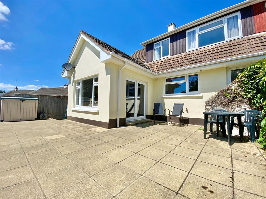 Philip Avenue, Barnstaple 4 bed semidetached house £385,000