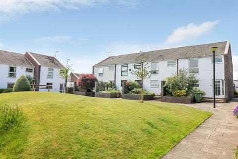 66 Fields Court, Warwick, CV34 5HP