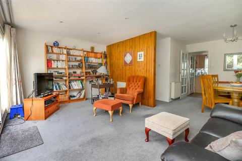 66 Fields Court, Warwick, CV34 5HP