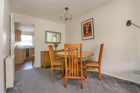 66 Fields Court, Warwick, CV34 5HP