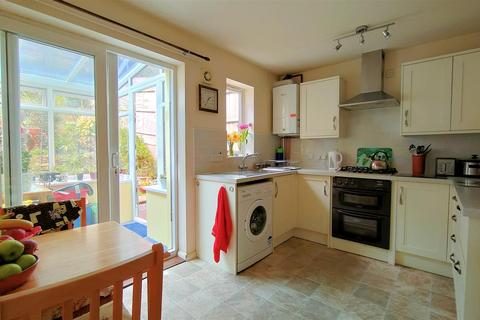 28 Canons Way, Tavistock, PL19 8BJ