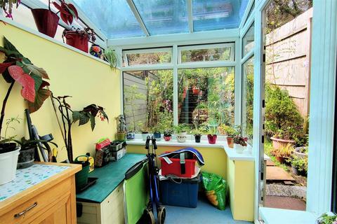 28 Canons Way, Tavistock, PL19 8BJ