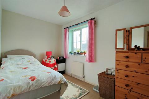 28 Canons Way, Tavistock, PL19 8BJ