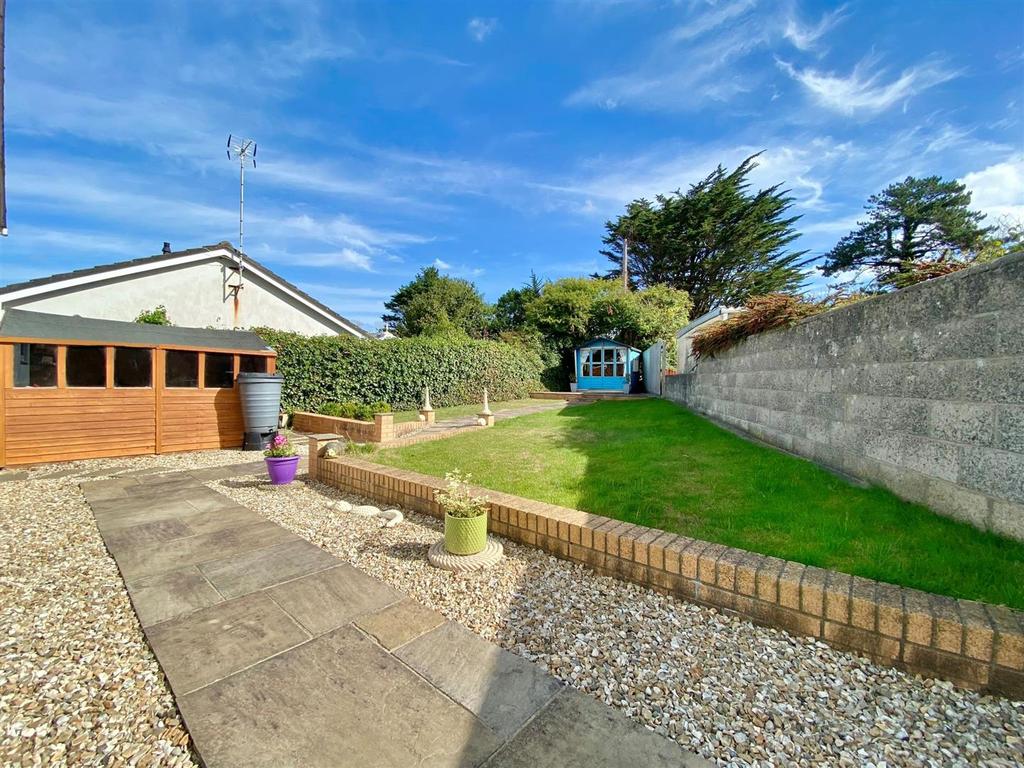 Ballards Grove, West Yelland, Barnstaple 3 bed semidetached bungalow