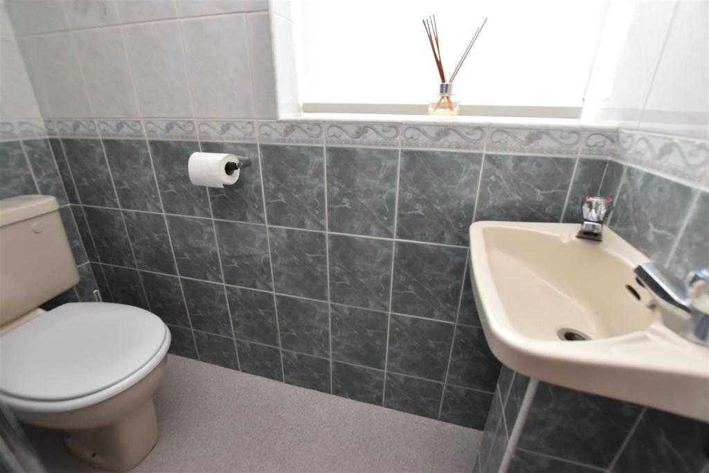 Ground Floor Cloakroom WC.jpg