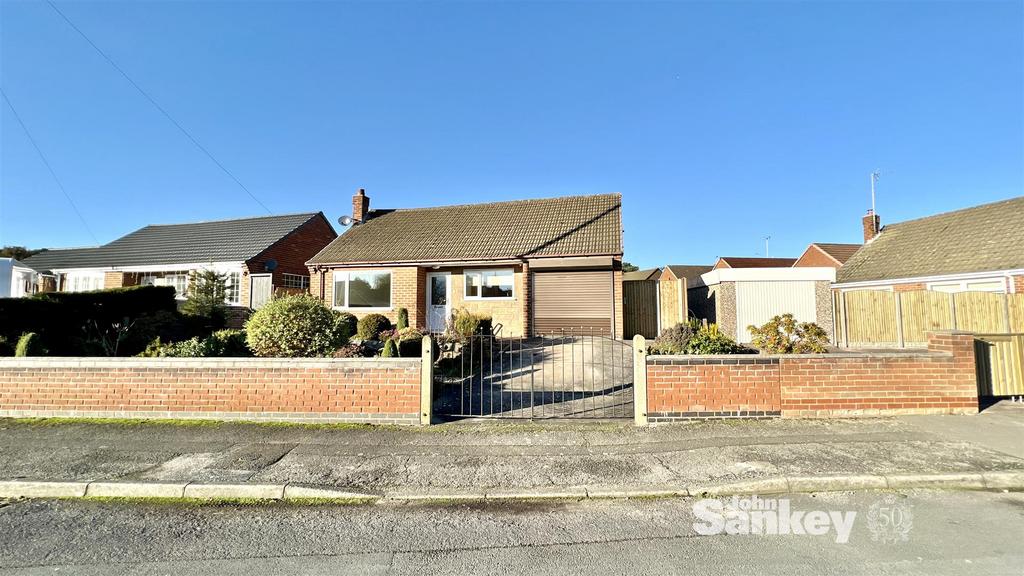 Lake Farm Road, Rainworth, Mansfield 2 bed detached bungalow for sale
