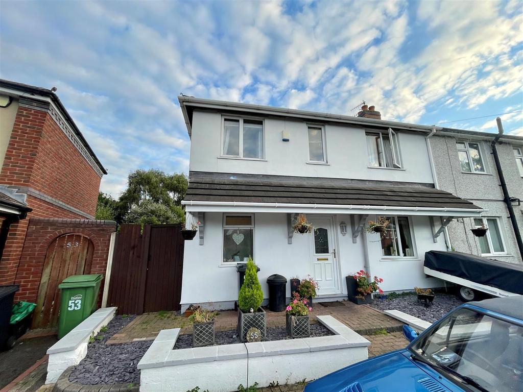 Waldron Avenue, Brierley Hill, DY5 3RU 3 bed semidetached house £195,000