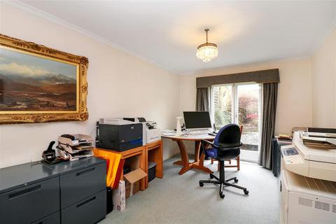 3, Castle Court Castle Lane, Warwick, CV34 4EB