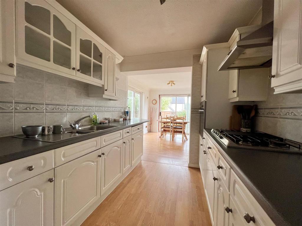 Beards Road, Fremington, Barnstaple 3 bed detached house £310,000