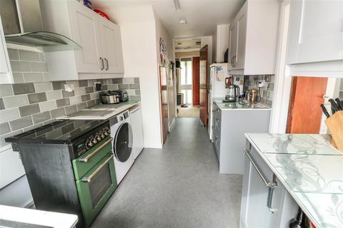 32 Finchmoor, Harlow, CM18 6UD