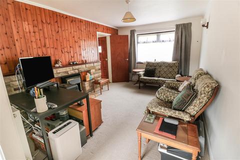 32 Finchmoor, Harlow, CM18 6UD
