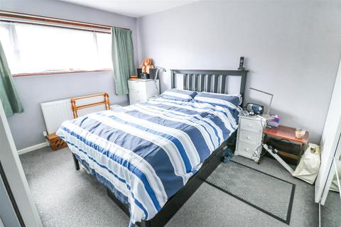 32 Finchmoor, Harlow, CM18 6UD