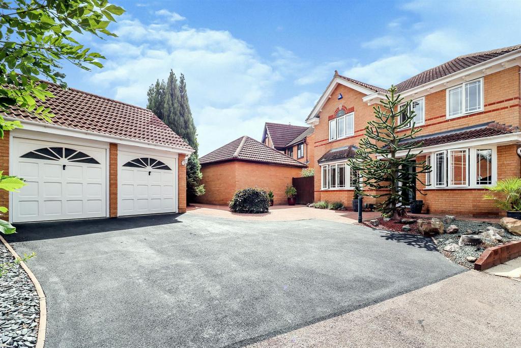 Ashworth Place, Harlow 4 bed detached house £660,000