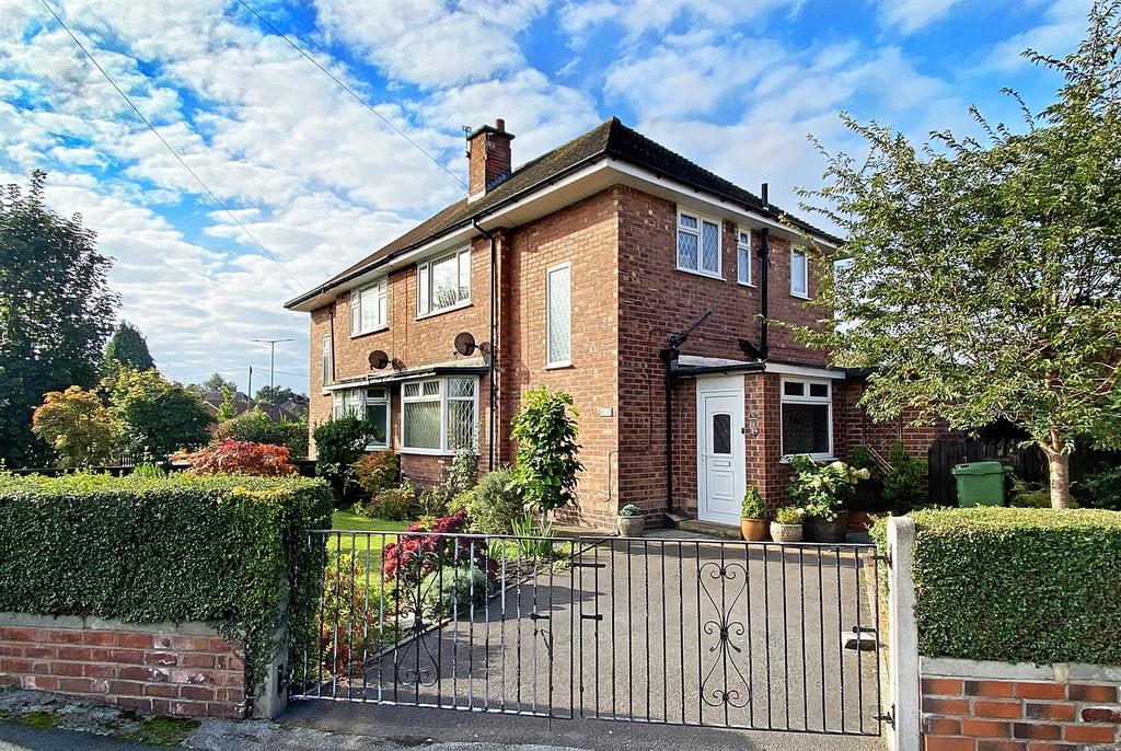 Langham Grove, Timperley 3 bed semidetached house for sale £375,000