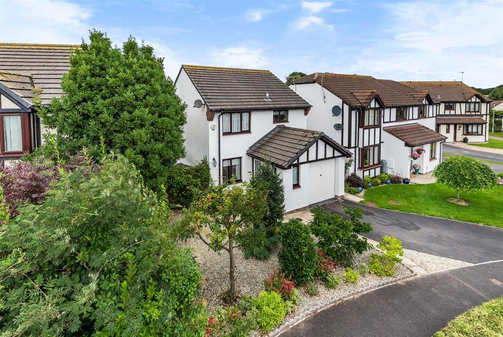 Taw Meadow Crescent, Fremington, Barnstaple 3 bed detached house £400,000