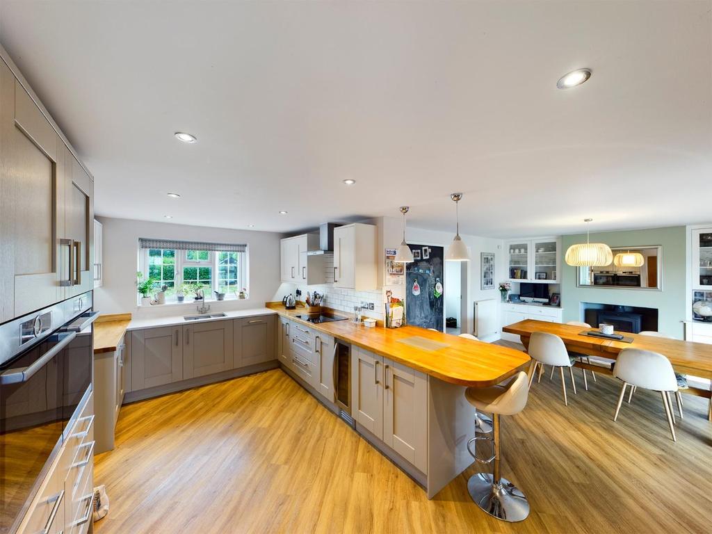 The Close, Newton Blossomville... 4 bed semidetached house £525,000