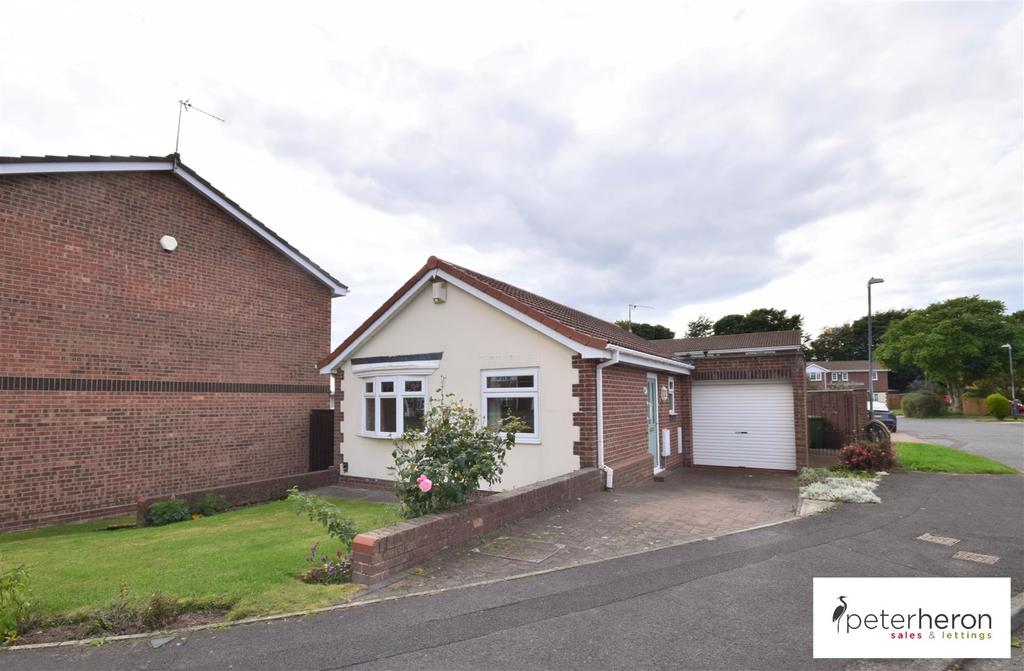 Close, Broadway Grange... 2 bed bungalow £179,950
