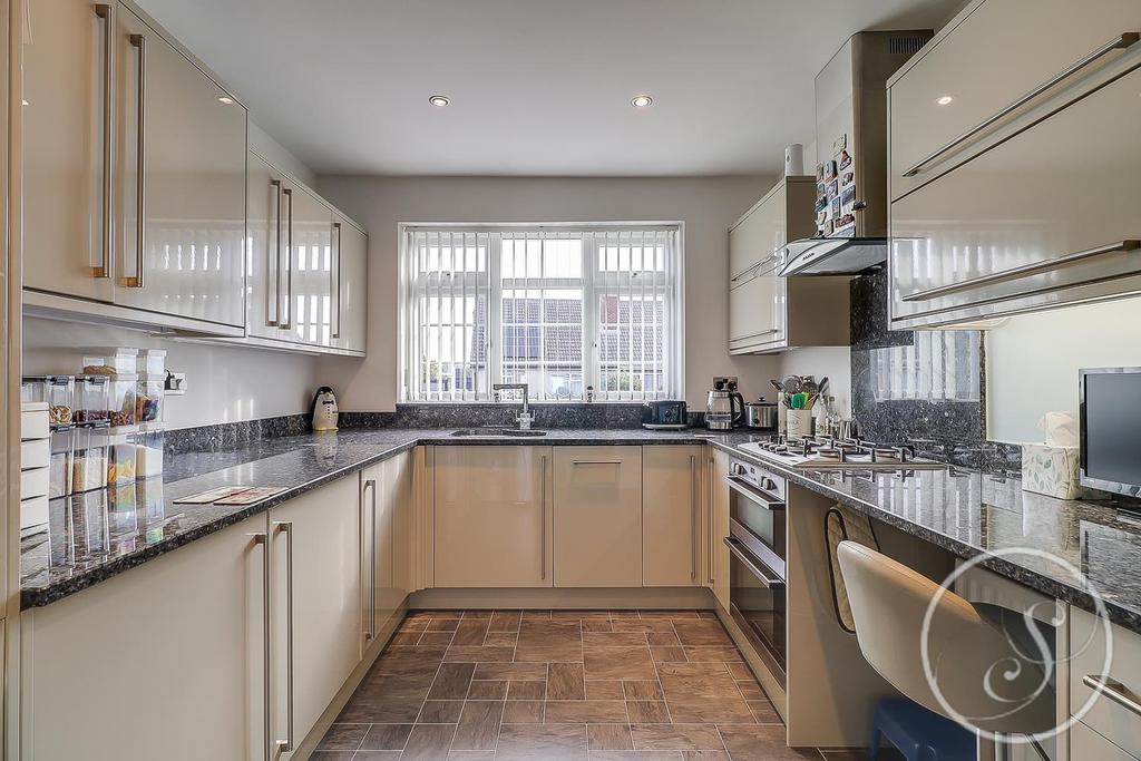 Red Hall Drive, Leeds 3 bed semidetached bungalow £300,000