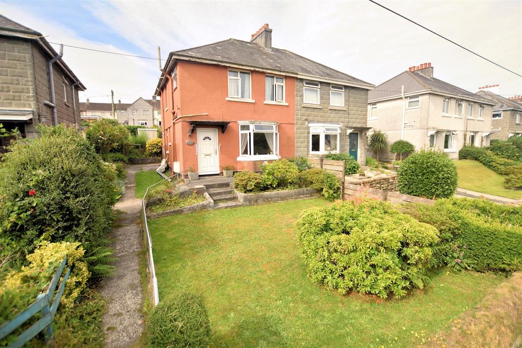 NO ONWARD CHAIN Knowle Terrace, Walkhampton 3 bed semidetached house