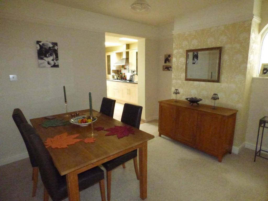 Sanctus Road, StratforduponAvon 3 bed semidetached house £369,950