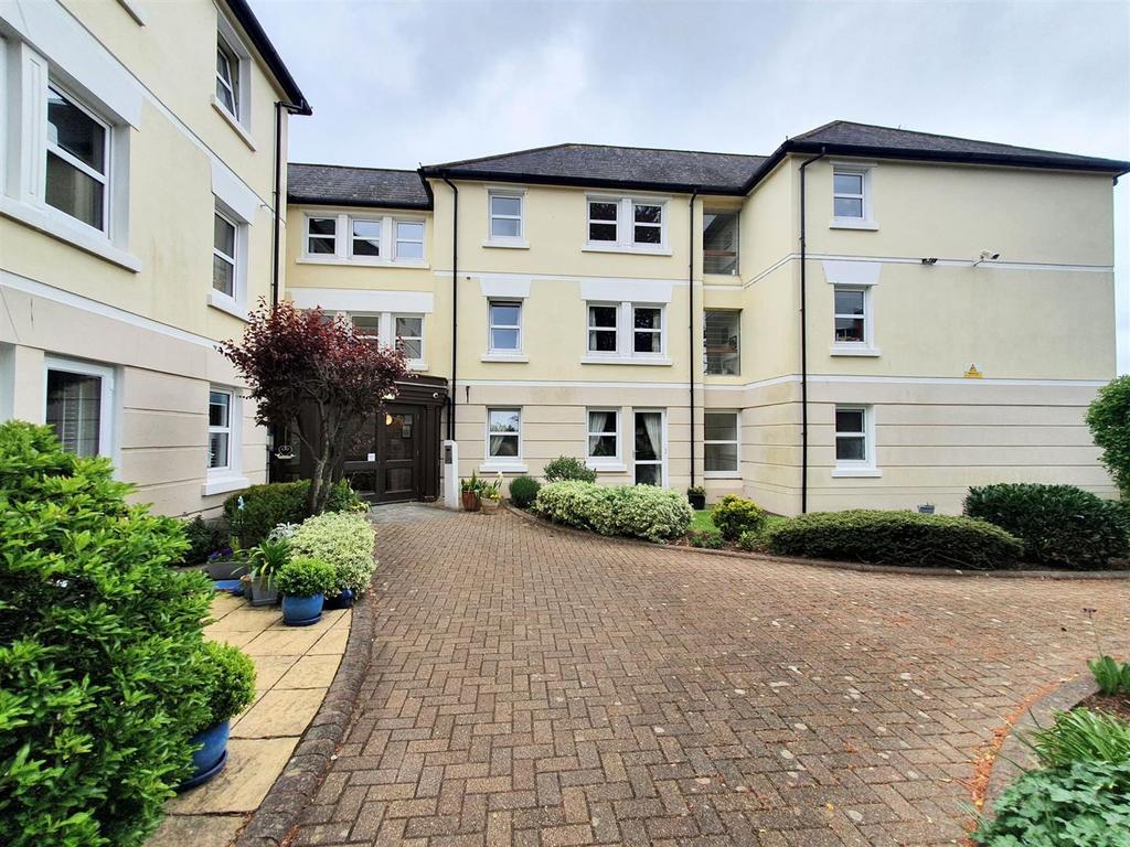 Barum Court, Litchdon Street, Barnstaple 1 bed apartment £105,000