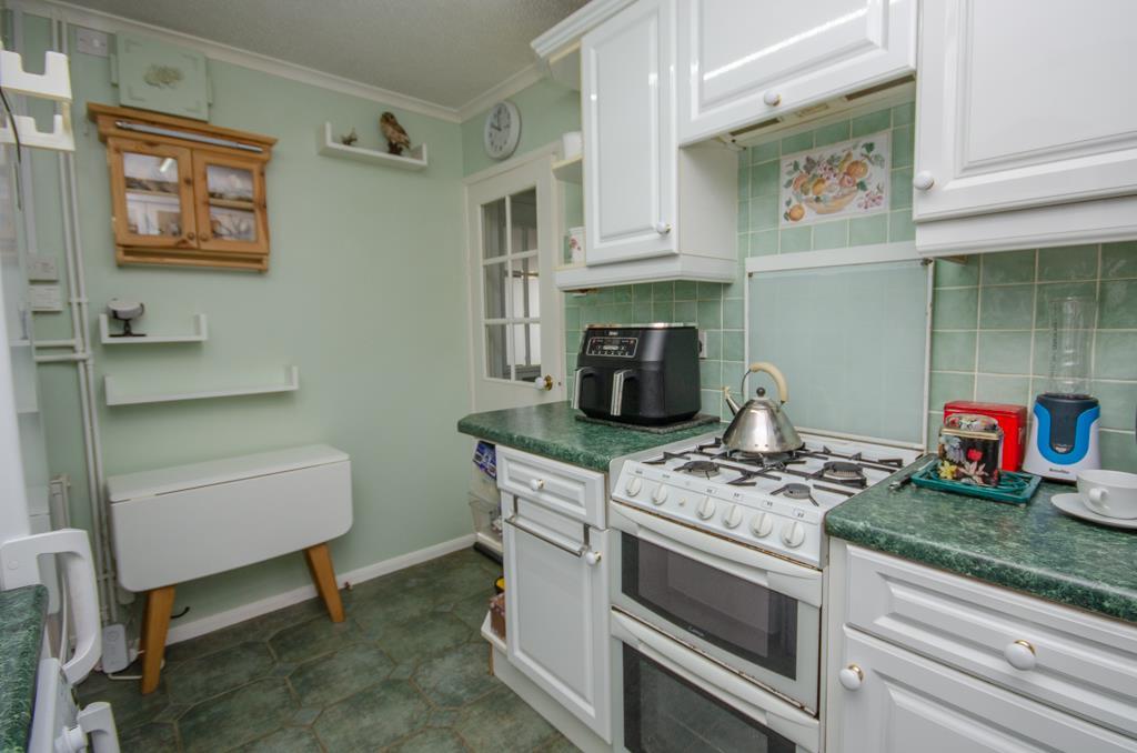 KItchen 2.jpg