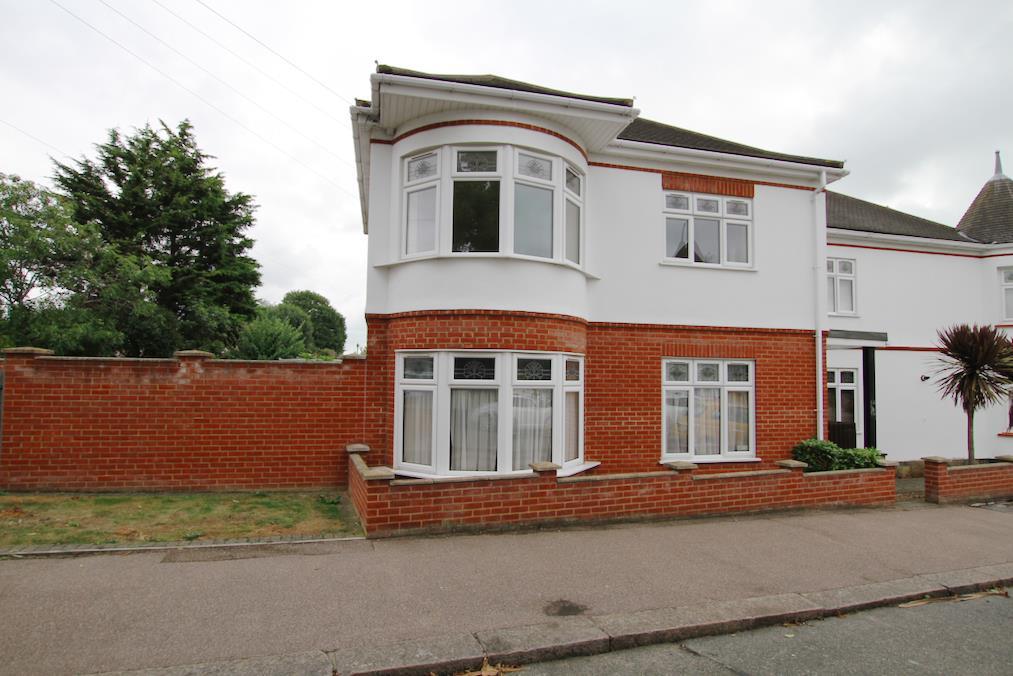 Lovelace Avenue, SouthendOnSea 2 bed flat £925 pcm (£213 pw)