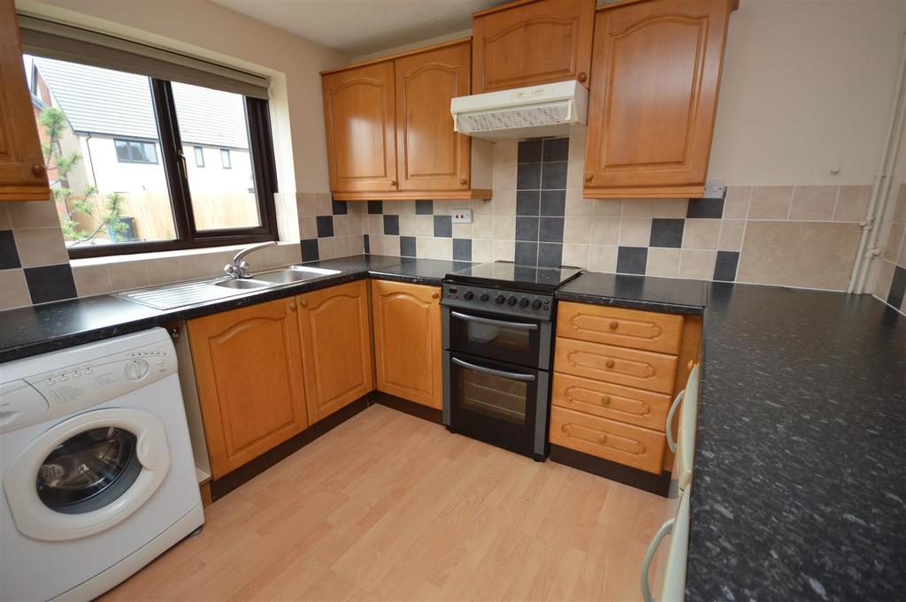 Camelot Street, Ruddington, Nottingham 3 bed detached house £1,050