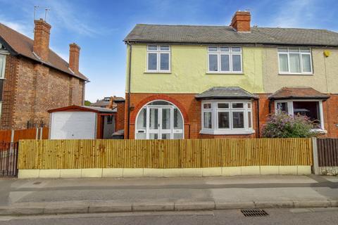 4 bedroom semi-detached house to rent - Marlborough Road, Beeston, Nottingham, NG9 2HL