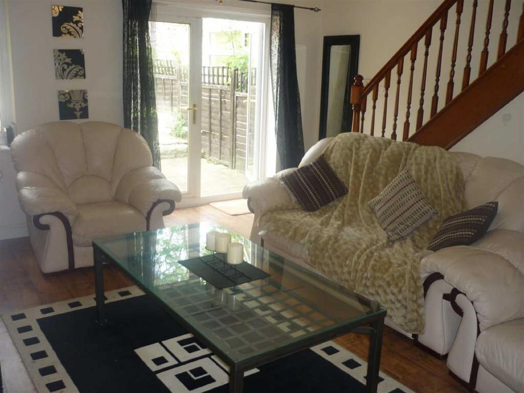 8 St Paulinus Cresent, Catterick Village 2 bed semidetached house £