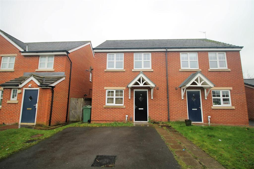 15 Faray Green Thornaby 2 bed semidetached house £550 pcm (£127 pw)