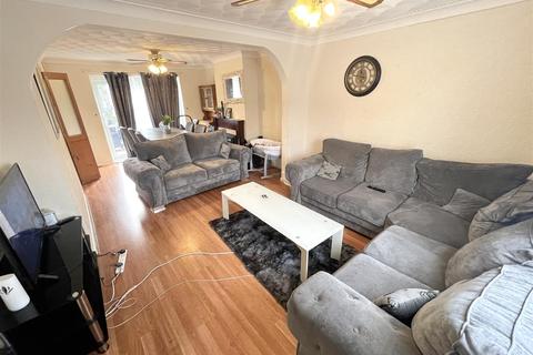 3 bedroom semi-detached house for sale - Edinburgh Drive, Spalding