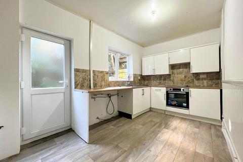 70 Doncaster Road, Darfield, Barnsley, S73 9HX